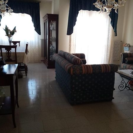 Bed and Breakfast Le Stanze Di Botticelli Termoli Exterior foto