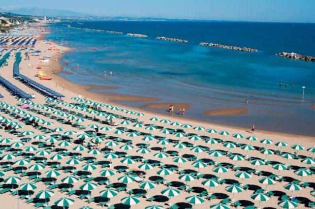 Bed and Breakfast Le Stanze Di Botticelli Termoli Exterior foto